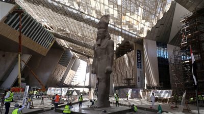 «الجارديان» تستعرض تقريرا مصورا عن المتحف المصري الكبير