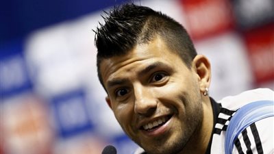 مهاجم الأرجنتين يطالب زملاءه بالضغط على ألمانيا في نهائي المونديال