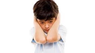 10 نصائح تساعدك على التعامل مع طفلك مريض التوحد