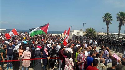 صحيفة لبنانية: صفقة القرن تشمل خطة لتوطين 100 ألف فلسطيني بكندا