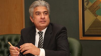 الإبراشى يهاجم سكرتير محافظة الشرقية بسبب «عجل»: «وزع من جيبك»