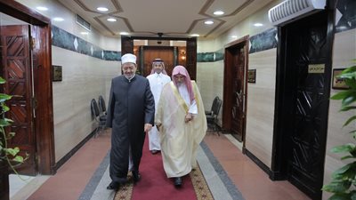 شيخ الأزهر يستقبل رئيس مجمع الفقه الإسلامي الدولي