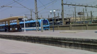 مشاجرة بين نجار وطالب تعطل المترو بطرة