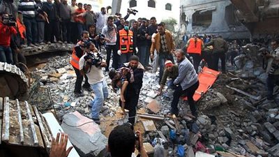 يوم رابع على « النزيف».. إسرائيل تواصل قصف غزة.. ارتفاع عدد الشهداء إلى 98 والجرحى إلى 700.. «حماس » تدعو لانتفاضة جديدة.. مواجهات في الضفة الغربية.. وإسرائيل تخطط لعزل رفح عن القط