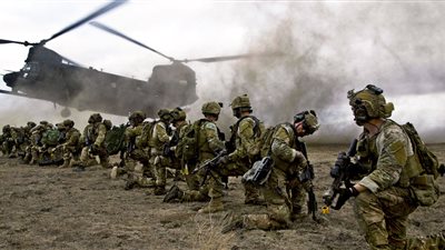 نشرة الأخبار وأبرزها: إصابة 11 شخصا بطرد مشبوه داخل قاعدة عسكرية أمريكية