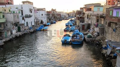 أهالي طلمبات المكس بالإسكندرية يودعون العشوائيات غير الآمنة