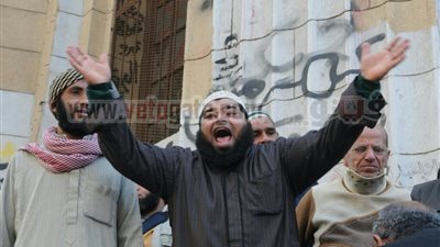 وقفة احتجاجية لأنصار أبوإسلام أمام القضاء العالى