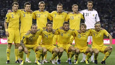 الهتافات العنصرية تحرم أوكرانيا من جمهورها فى تصفيات المونديال