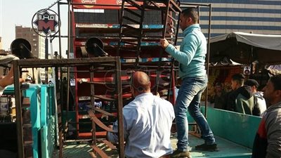 رفع إشغالات المقاهي والباعة الجائلين بميدان المنيب (صور)