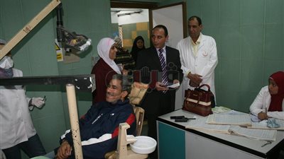 رئيس حي الشرابية يحذر المركز الطبي من التقاعس (صور)