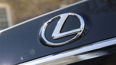 لكزس تنافس 4 سيارات ذات تصميم رياضي