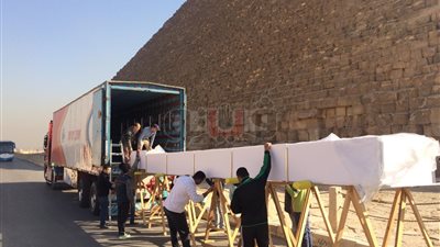 المتحف المصري الكبير يستقبل 4 قطع خشبية جديدة من مركب خوفو الثانية