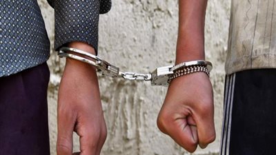 مباحث القاهرة تضبط عاطلين لحيازتهما مواد مخدرة وسلاح