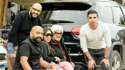 سمير غانم وابنته إيمى في كواليس «عزمى وأشجان»
