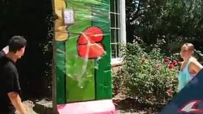 زوج يمنح زوجته هدية غريبة وغير متوقعة (صور)