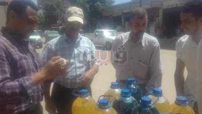 ضبط سيارتين محملتين بـ20 ألف علبة سجائر مهربة ومواد غذائية فاسدة بأسيوط