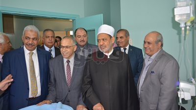 شيخ الأزهر يتفقد المستشفى التخصصي بمدينة نصر ويشيد بمستوى الخدمات (صور)