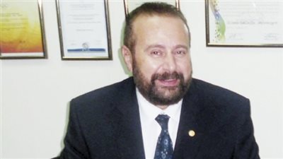 زين يسافر إلى سويسرا لإقناع 