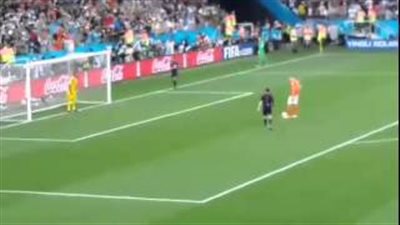 بالفيديو.. ركلة جزاء هولندا أمام الأرجنتين تثير الجدل
