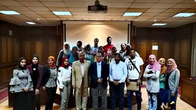 تأهيل العاملين بالآثار لمواجهة الأزمات والكوارث (صور)