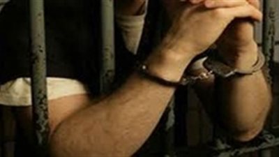 حبس عاطل سرق تاكسى بالمطرية