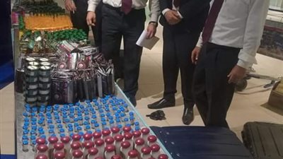 ضبط مستحضرات تجميل بحوزة راكب قادم من البحرين