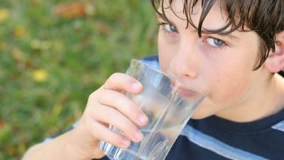 أربع خطوات لحماية الأطفال من العطش في رمضان