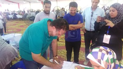 أحمد جلال يدلي بصوته في الجمعية العمومية للزمالك