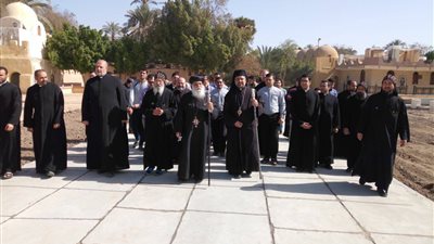 مطران الأقصر للأقباط الكاثوليك يزور دير الشايب