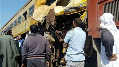 نشرة الأخبار وأبرزها: 17 صورة ترصد حادث قطاري المناشي