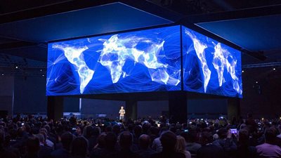 بالفيديو.. «زوكربيرج» يعلن تقنية بث جديدة تصل إلى «Gear VR»