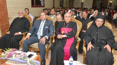 سفير الفاتيكان يزور مكتب التنمية والخدمات الإنسانية بسوهاج (صور)