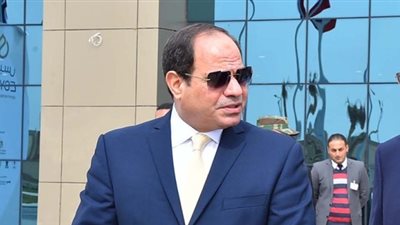 السيسي يصل مقر حفل مدينة العلمين الجديدة