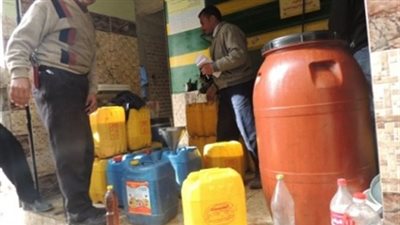 ضبط 5910 كيلو زيت مجهول المصدر بالمنيا