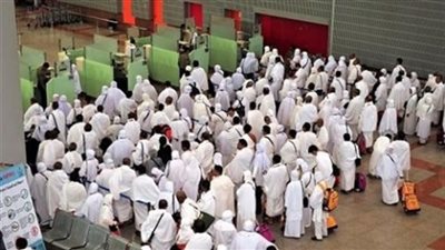 720 حاجًا يغادرون 