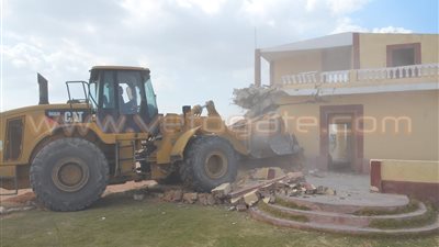 بالصور.. حملة لإزالة 120 حالة تعد على 340 فدانا بالإسماعيلية