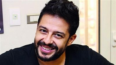 9 مارس.. حماقي يغني في الإسكندرية مقابل تحليل ڤيروس سي للحضور