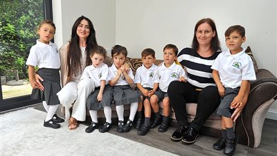 مقاطعة بريطانية نصف تلاميذها الجدد من التوائم (صور)