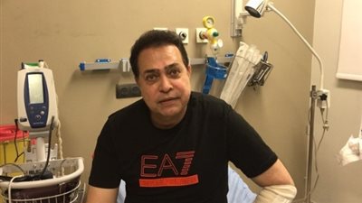 أول تعليق لحكيم بعد حادث انقلاب سيارته بطريق السويس (فيديو)