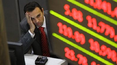 البورصة تهوى إلى المنطقة الحمراء وتخسر 790 مليون جنيه