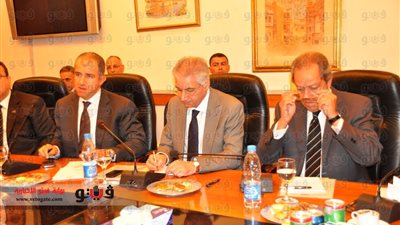 بالصور.. اتحاد الصناعات يطالب بوقف استيراد المنتجات ذات المثيل المحلى