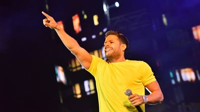 بحضور أكثر من 50 ألفا.. حماقي يشعل حفلا في الإسكندرية (صور)