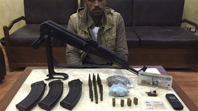 ضبط تاجر مخدرات بالقنطرة بحوزته سلاح آلي
