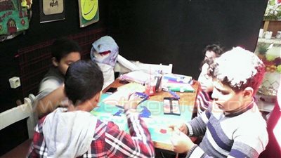 مكتبة النزهة بالإسكندرية تحتفل بعيد الأم والربيع بورش فنية