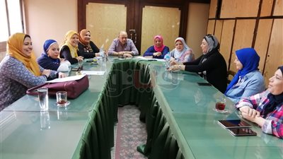 حملة لنقابة البنوك لتوعية العاملات بتشريعات رعاية الطفل