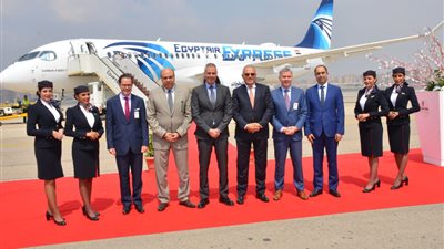 مصر للطيران تحتفل بوصول أول طائراتها من صفقتها مع إيرباص.. تستقبل 12 طائرة تباعا حتى مايو 2020.. و15 طائرة جديدة في الطريق.. 5 مميزات أبرزها توفير استهلاك الوقود