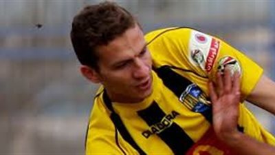 نجم الأهلي الجديد يهنئ لاعبي المقاولون بالاحتراف الأوربي