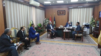 محافظ الدقهلية يناقش منظومة التحول الرقمي في تقديم الخدمات (صور)