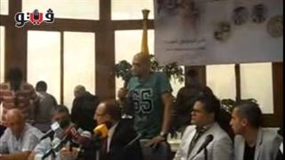 بالفيديو.. العقباوي يبكي أثناء إعلانه الاعتزال