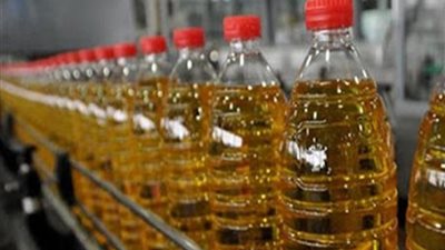 مستثمر مصري يعرض توريد زجاجة الزيت لـ«التموين» بـ 4.5 جنيه